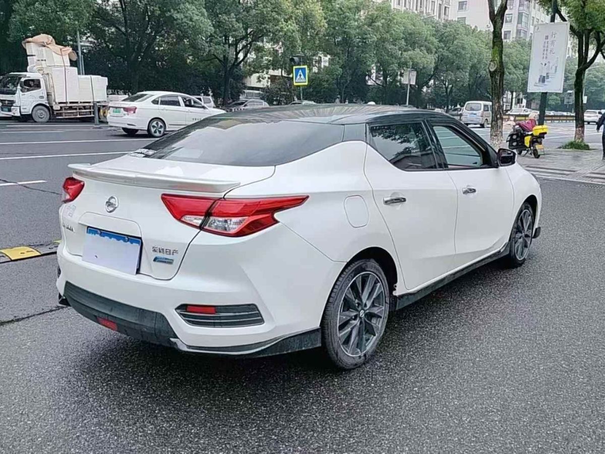 日產(chǎn) LANNIA 藍(lán)鳥  2020款 1.6L CVT智聯(lián)智酷版圖片