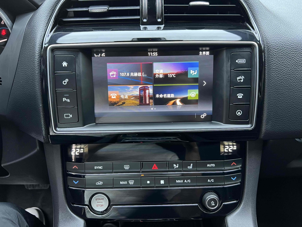 捷豹 F-PACE  2016款 2.0T 兩驅(qū)都市尊享版圖片