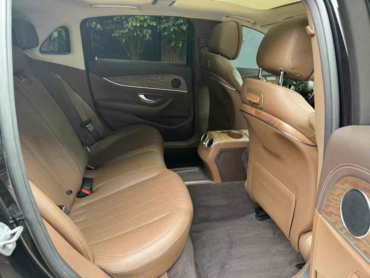 奔馳 奔馳E級(jí)  2019款 改款 E 300 L 時(shí)尚型圖片