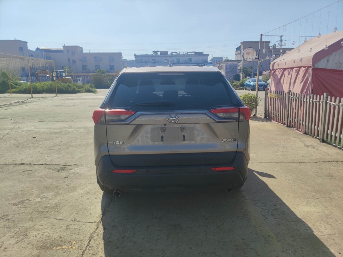 丰田 RAV4  2018款 荣放 2.0L CVT两驱都市版图片