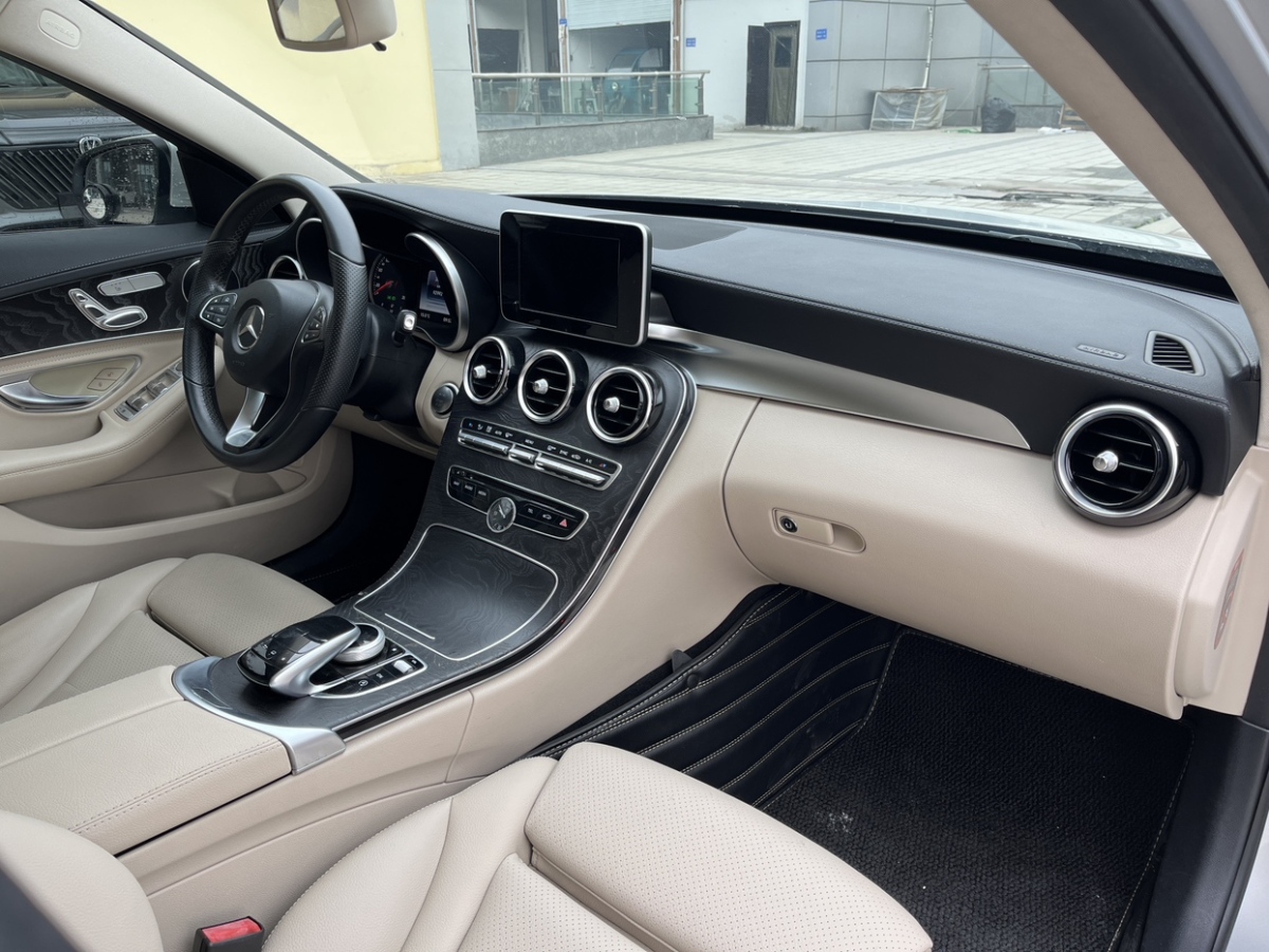 2015年2月奔驰 奔驰C级  2015款 改款 C 200 L