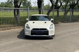 GT-R 日產(chǎn) 3.8T 動(dòng)感酷黑內(nèi)飾版