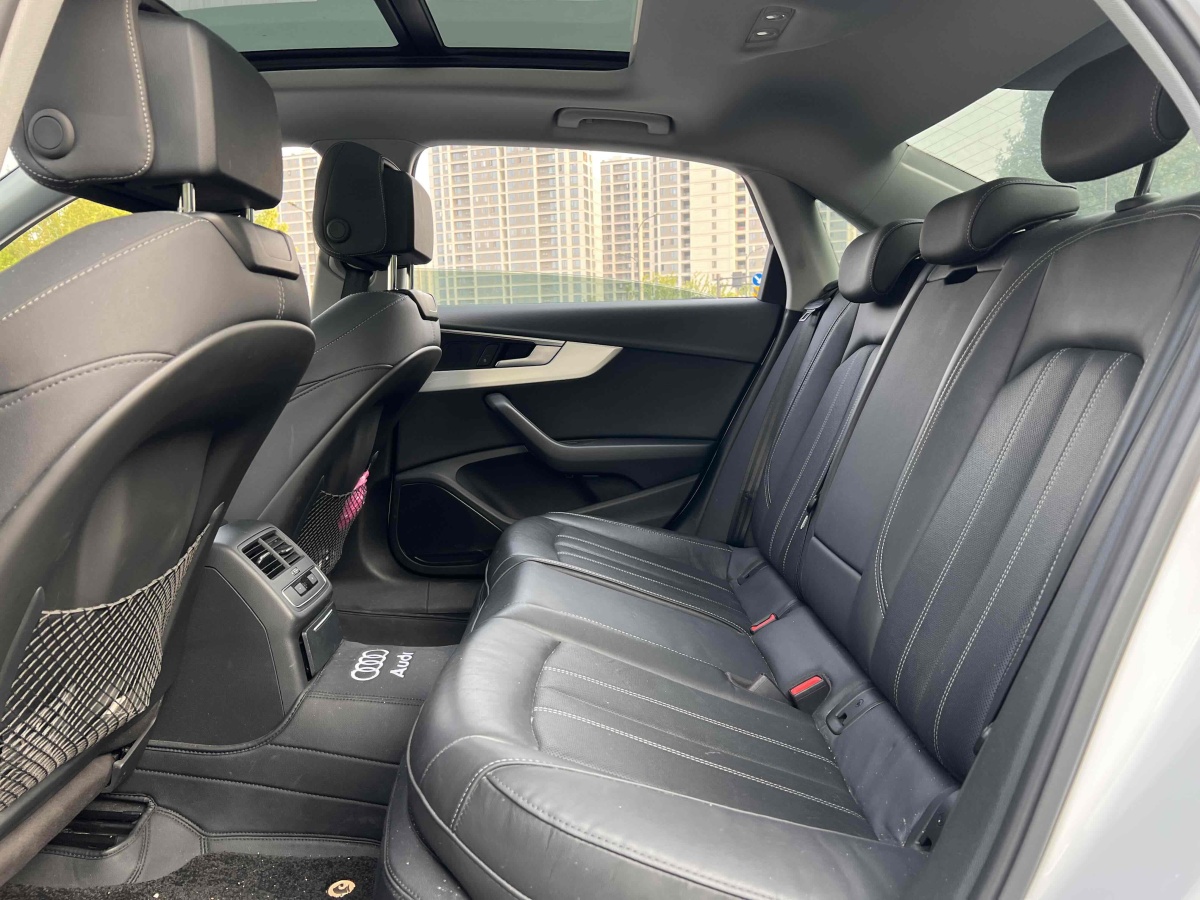 奧迪 奧迪A4L  2020款 40 TFSI 豪華動(dòng)感型圖片