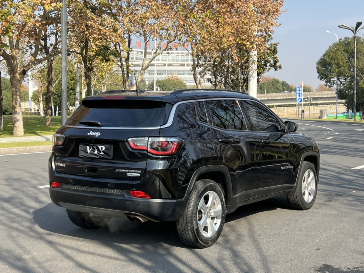 Jeep 指南者  2019款  200T 自動(dòng)典尚版圖片