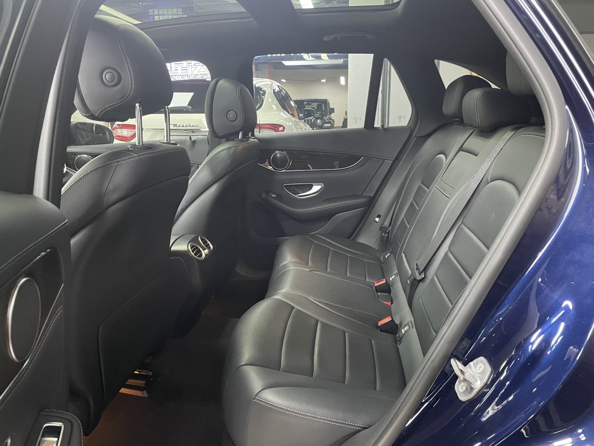 2018年9月奔驰 奔驰GLC  2018款 改款 GLC 260 4MATIC 动感型