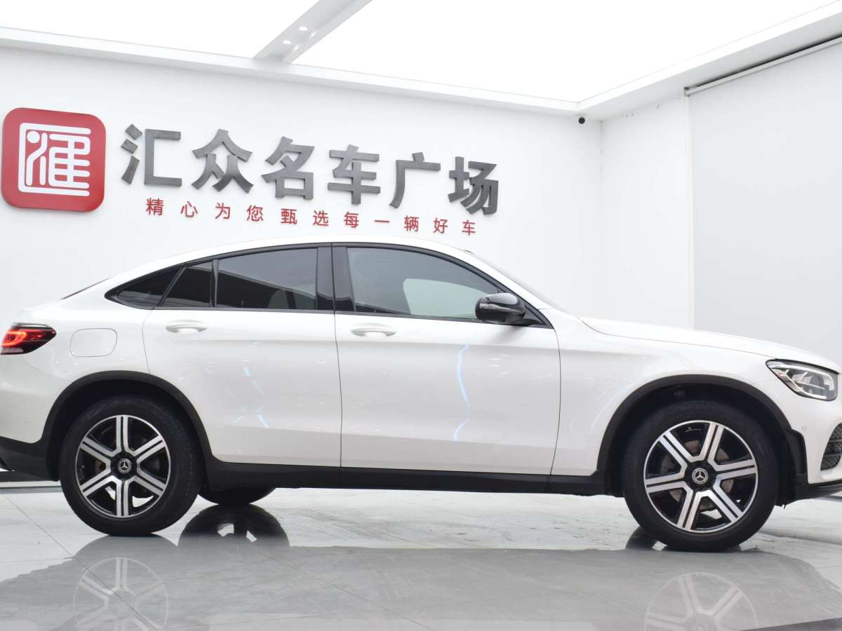 2022年6月奔馳 奔馳GLC  2022款 改款 GLC 260 4MATIC 轎跑SUV