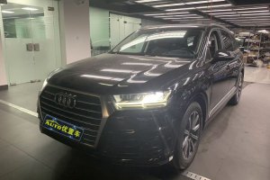 奥迪Q7 奥迪 45 TFSI S line尊贵型