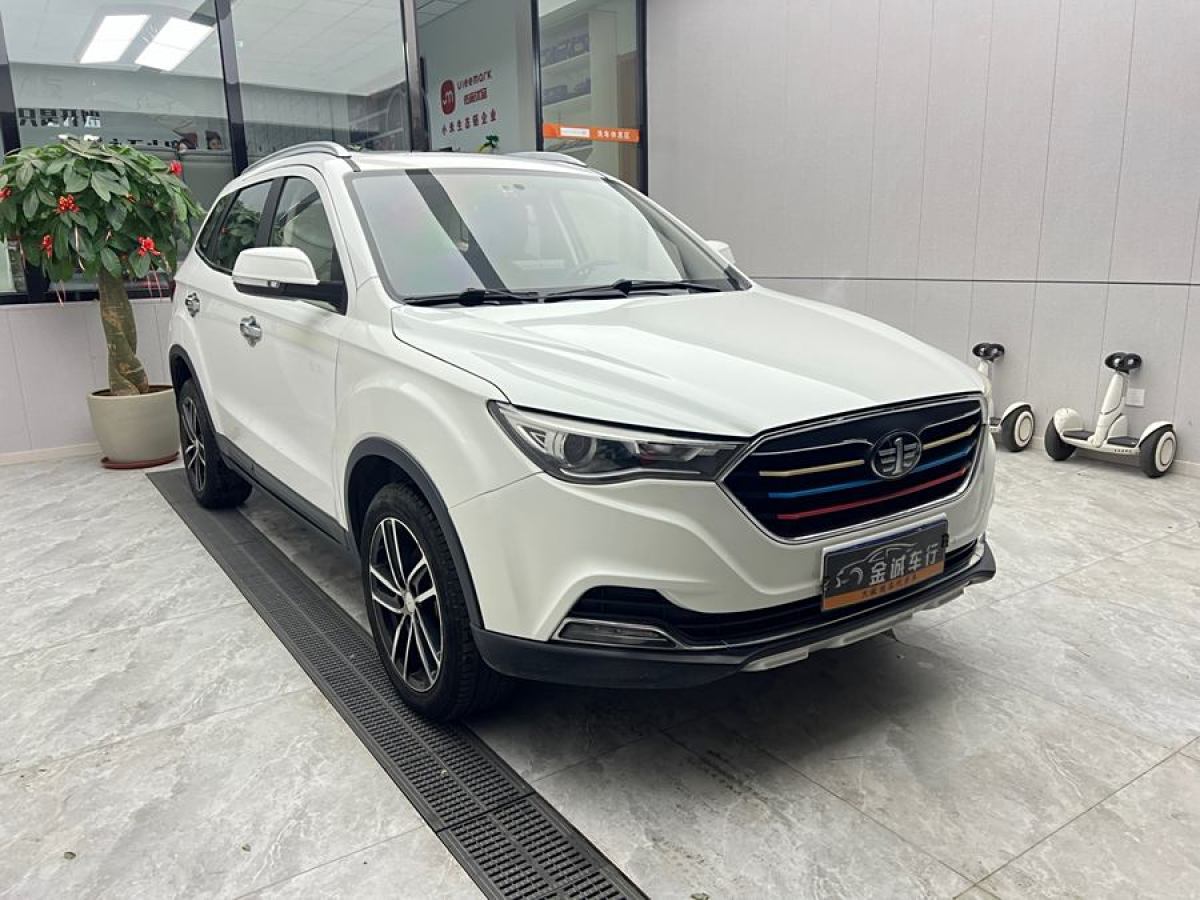 奔騰 X40  2017款 1.6L 自動豪華型圖片