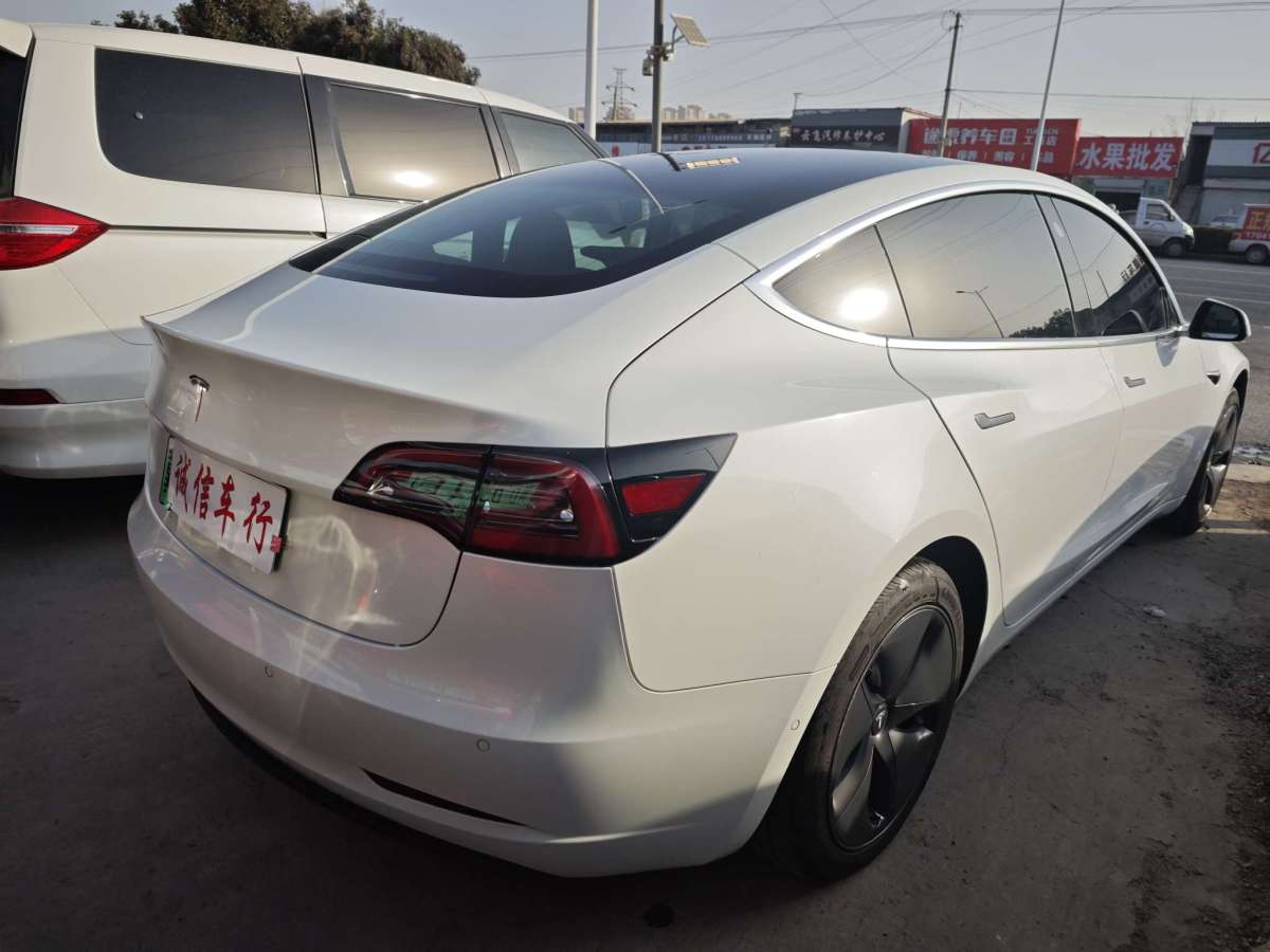 特斯拉 Model 3  2019款 標(biāo)準(zhǔn)續(xù)航后驅(qū)升級(jí)版圖片