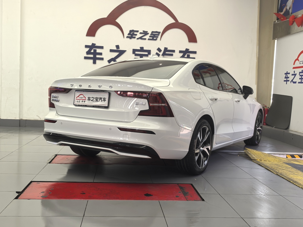 沃爾沃 S60L  2023款 B4 智遠運動版圖片