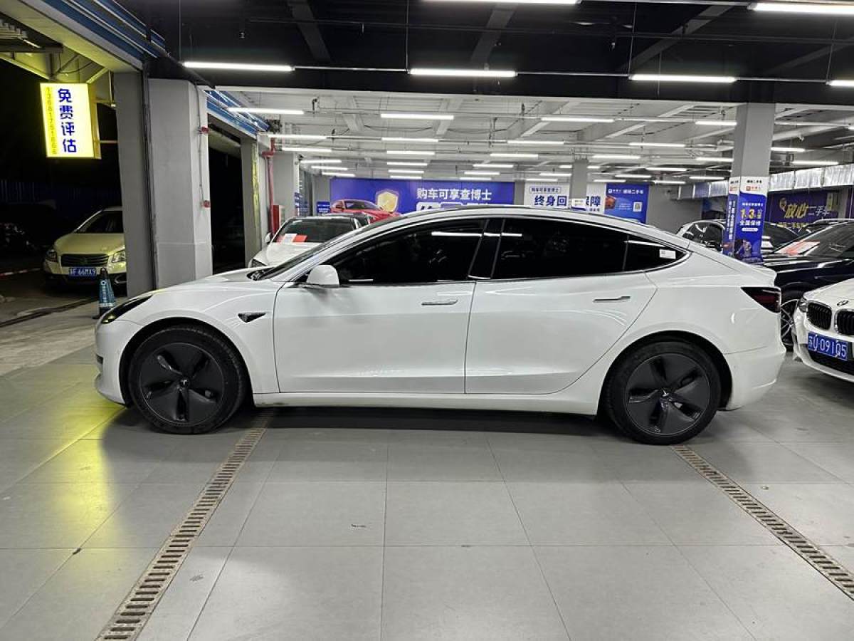 特斯拉 Model Y  2020款 改款 標(biāo)準(zhǔn)續(xù)航后驅(qū)升級(jí)版圖片