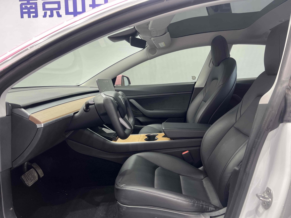 特斯拉 Model 3  2019款 標準續(xù)航后驅升級版圖片