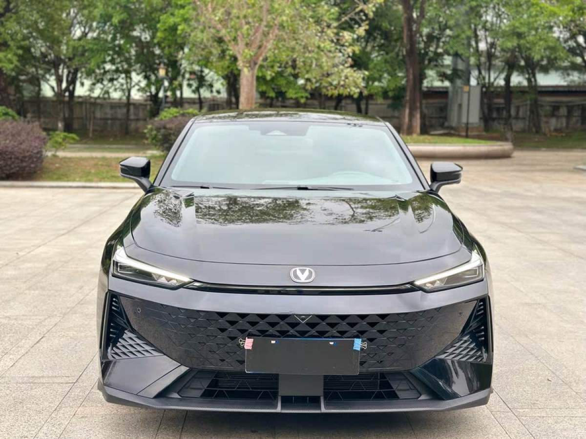 長(zhǎng)安 長(zhǎng)安UNI-V  2024款 1.5T 尊貴運(yùn)動(dòng)型圖片