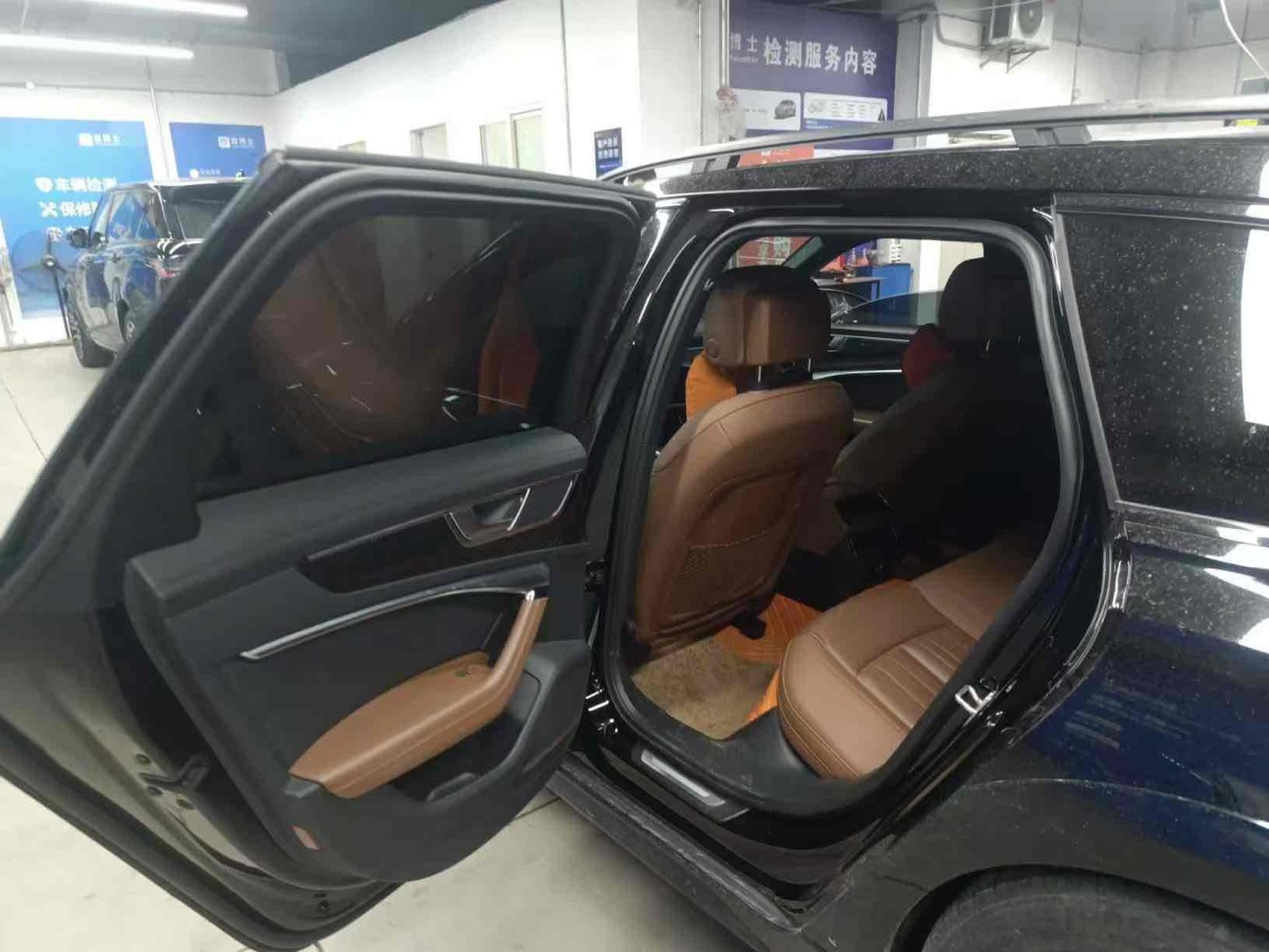 奧迪 奧迪A6  2020款 Allroad 探索家 55 TFSI 尊享越野型圖片