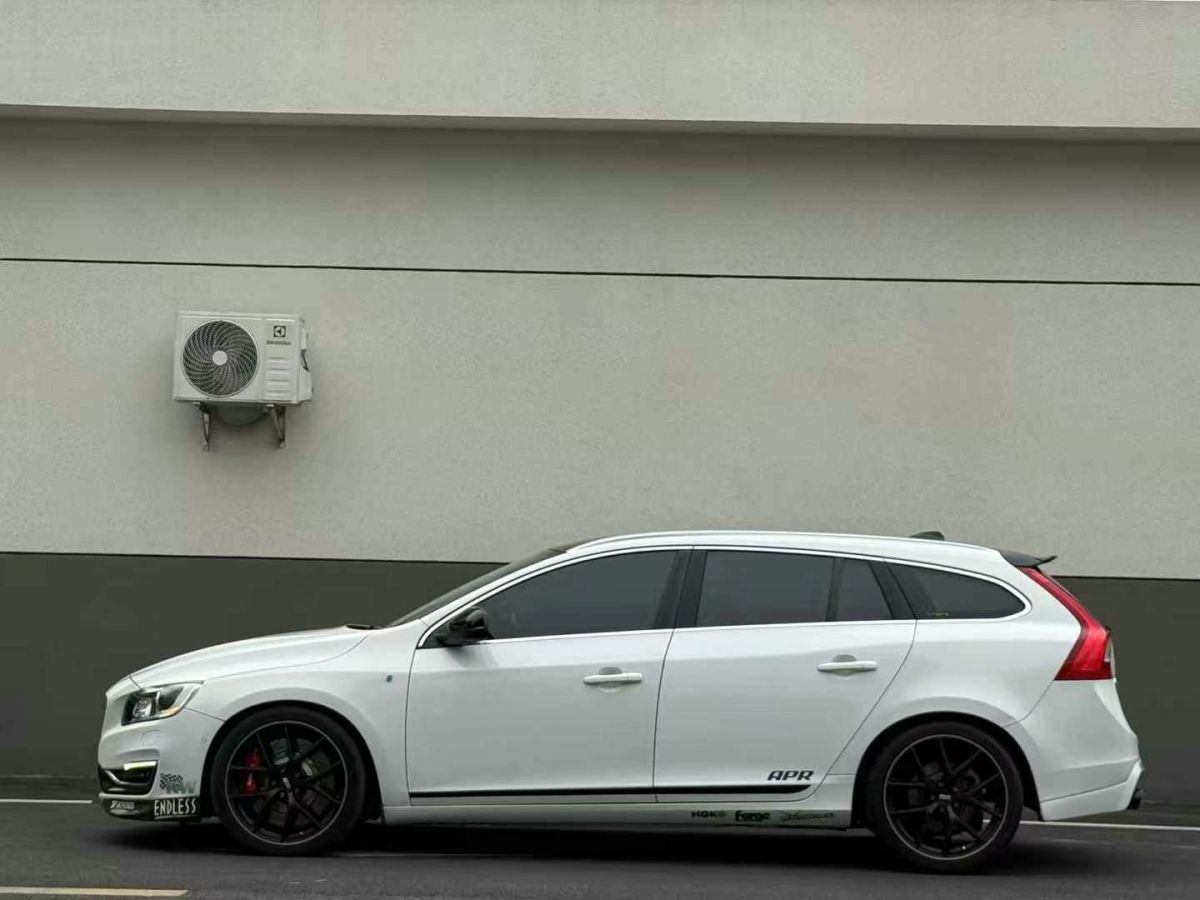 沃爾沃 V60  2014款 2.0T 個(gè)性運(yùn)動(dòng)版圖片