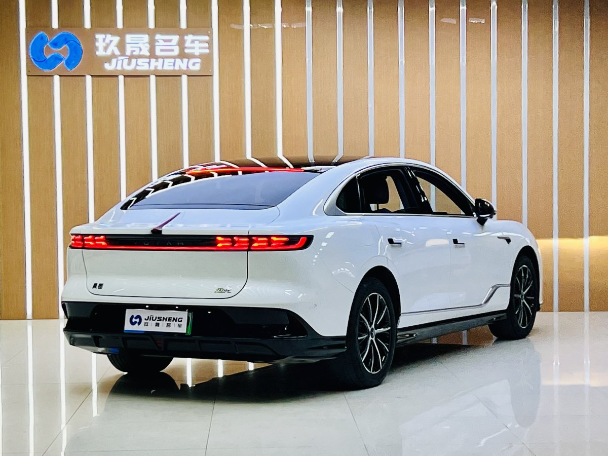 嵐圖 嵐圖追光  2024款 PHEV 四驅(qū)超長(zhǎng)續(xù)航行政版圖片