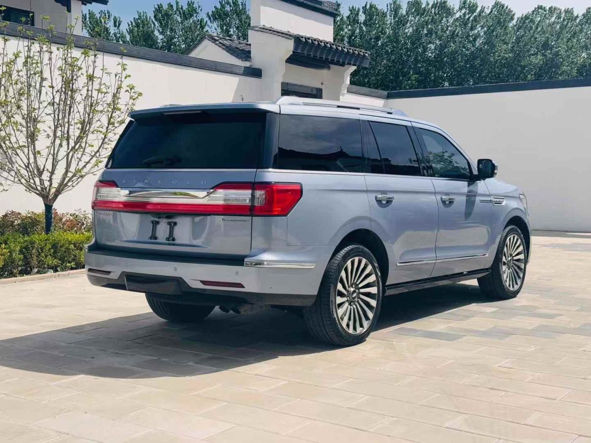 林肯 領(lǐng)航員  2019款 3.5T 尊耀版 國(guó)VI圖片
