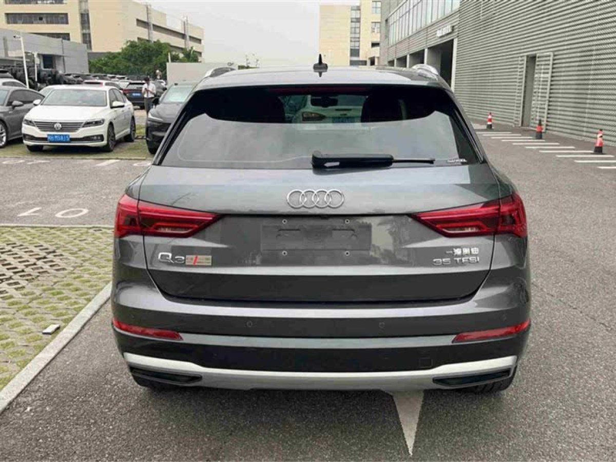 奧迪 奧迪Q3  2021款 35 TFSI 進(jìn)取致雅型圖片