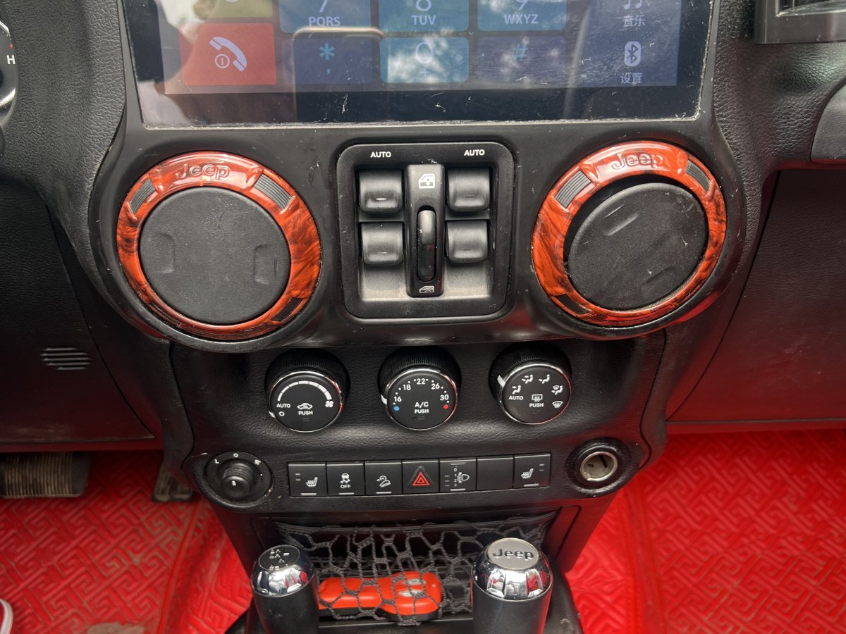 Jeep 牧馬人  2017款 3.0L Sahara 四門舒享版圖片