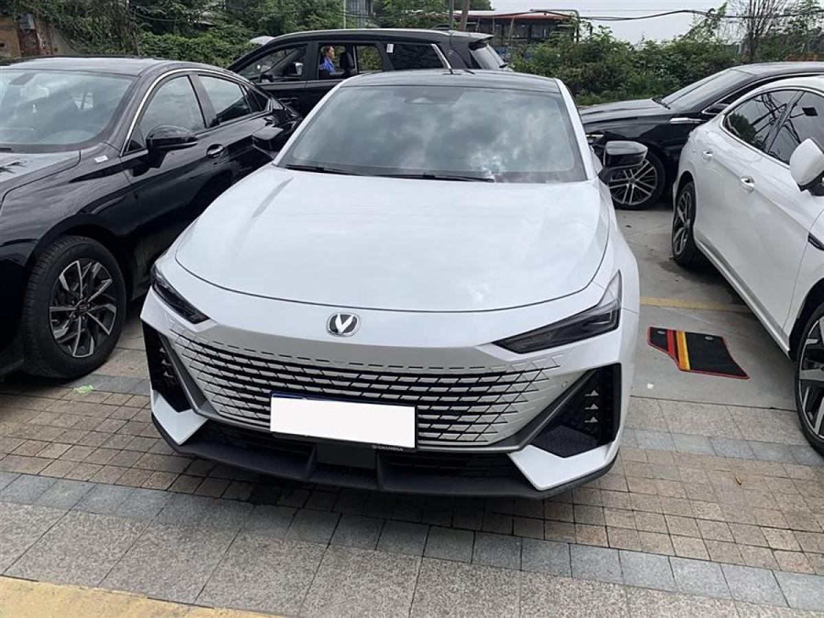 長安 長安UNI-V  2023款 1.5T 尊貴型圖片