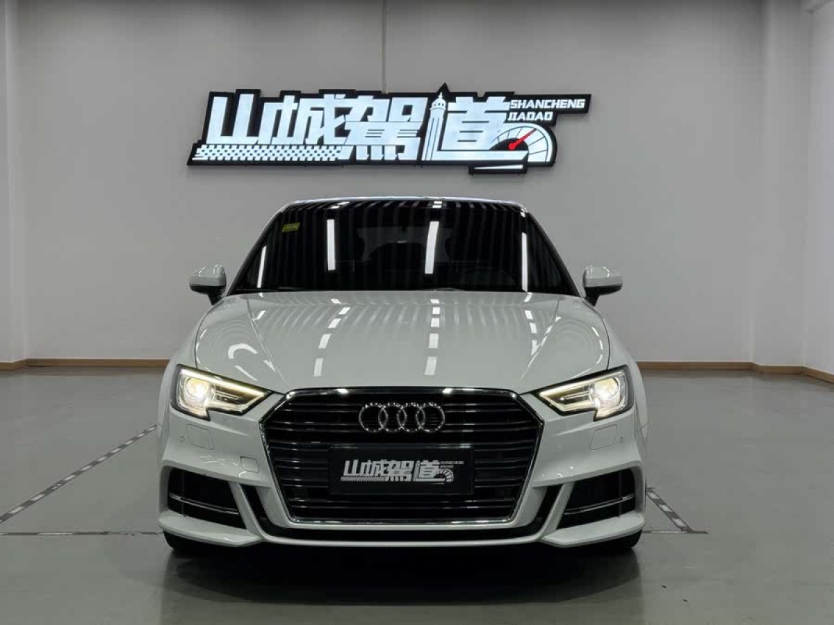 奧迪 奧迪A3  2018款 30周年年型 Sportback 35 TFSI 時尚型圖片