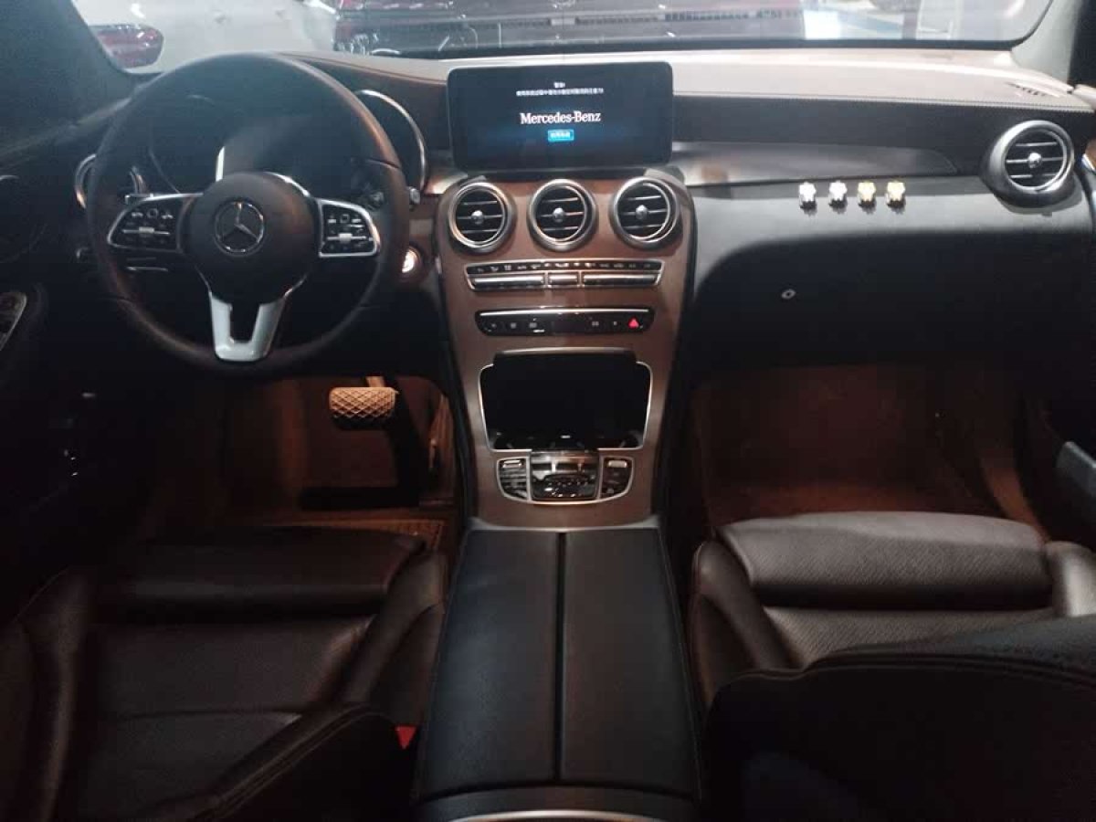 奔馳 奔馳GLC  2025款 改款 GLC 260 L 4MATIC 豪華型圖片