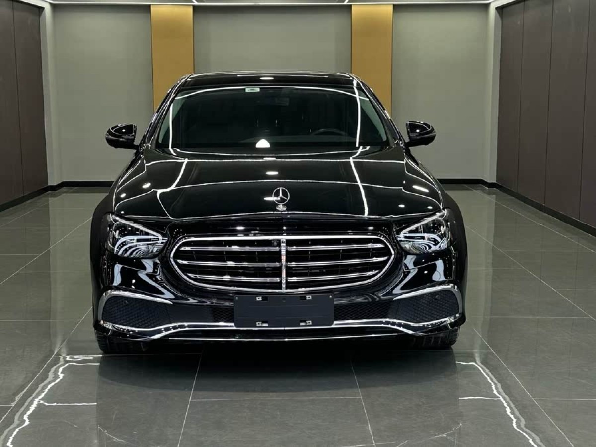 奔馳 奔馳E級(jí)  2022款 改款 E 300 L 豪華型圖片