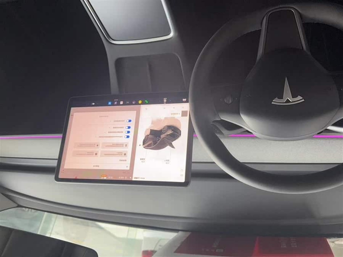 特斯拉 Model Y  2024款 后輪驅(qū)動(dòng)版圖片
