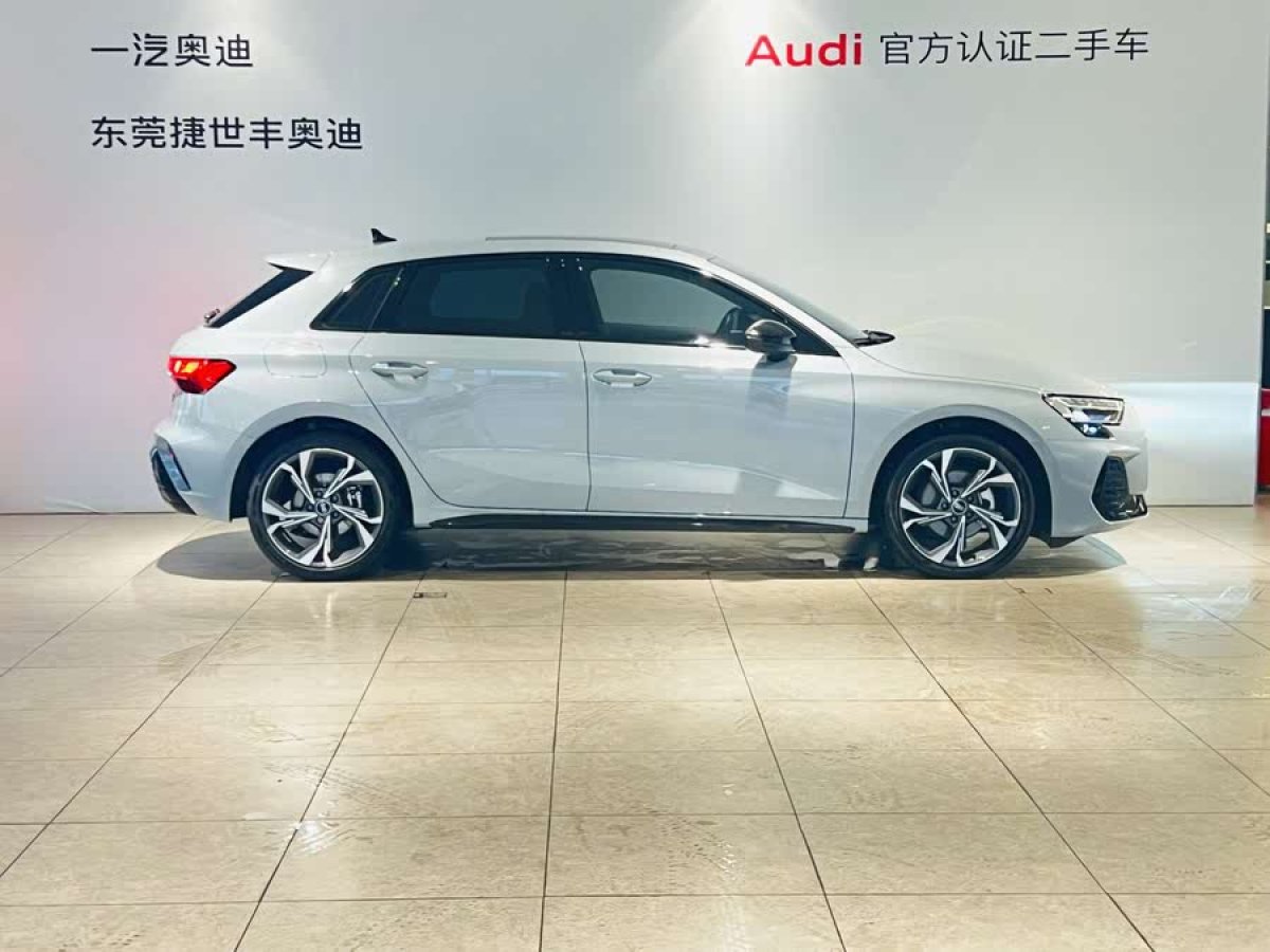 奧迪 奧迪A3  2025款 Sportback 35TFSI 飛馳尊享型圖片