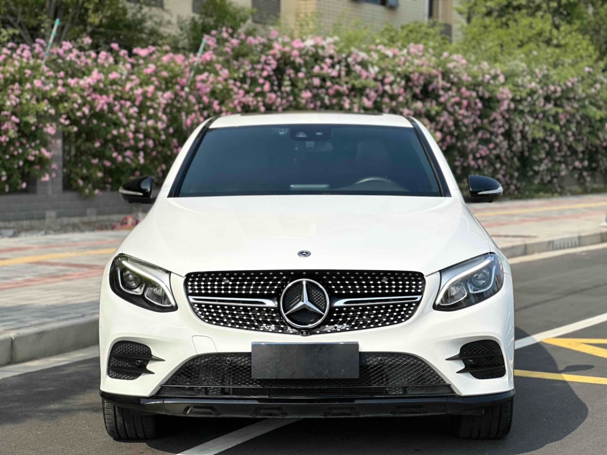 奔馳 奔馳GLC  2023款 改款 GLC 260 4MATIC 轎跑SUV圖片