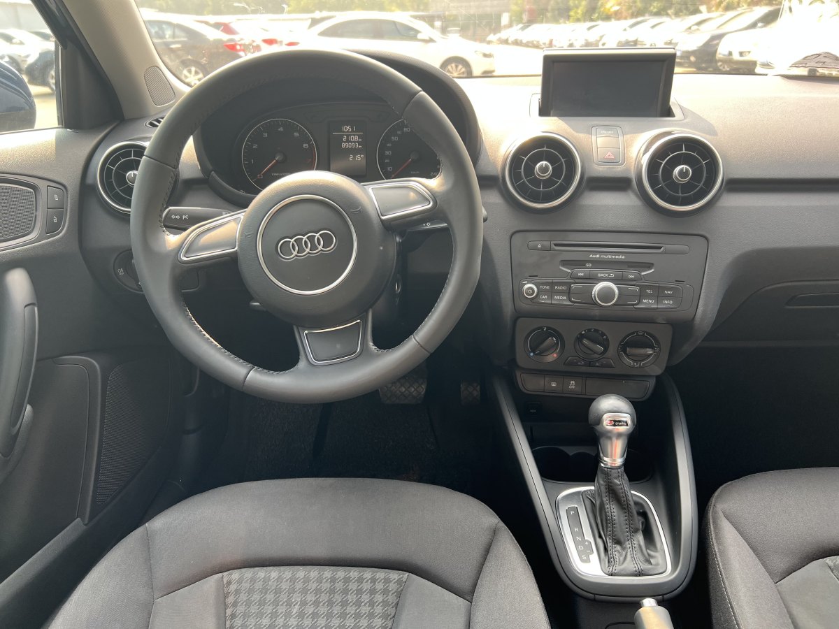 奧迪 奧迪A1  2014款 30 TFSI Sportback舒適型圖片