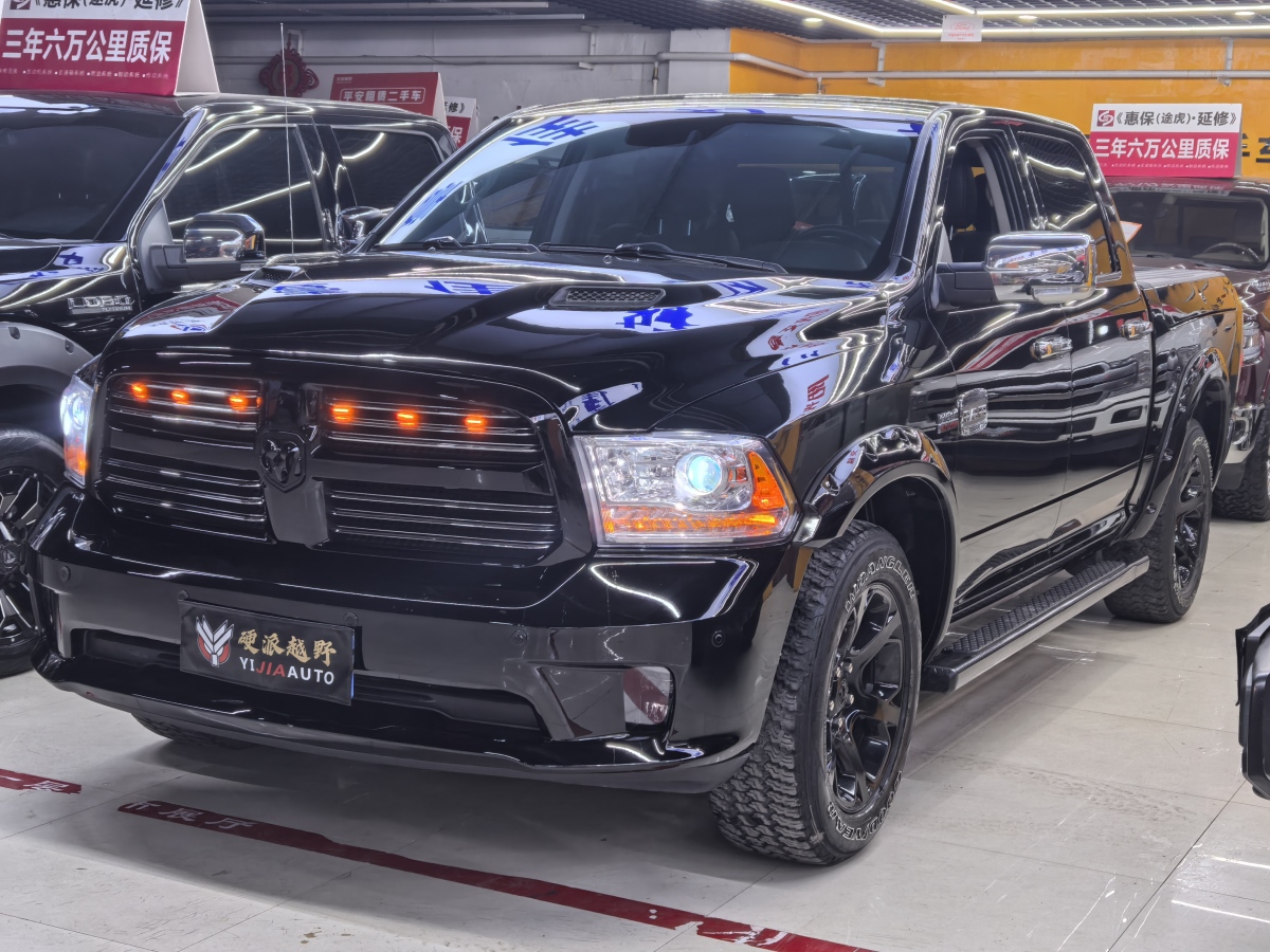 2015年11月道奇 Ram  2017款 長(zhǎng)角號(hào) 5.7L 加長(zhǎng)版