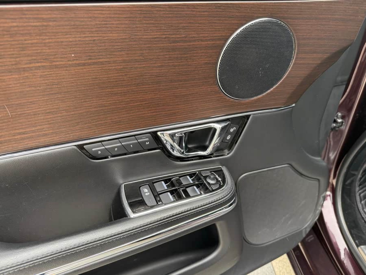 捷豹 XJ  2016款 XJL 2.0T 兩驅(qū)典雅商務(wù)版圖片
