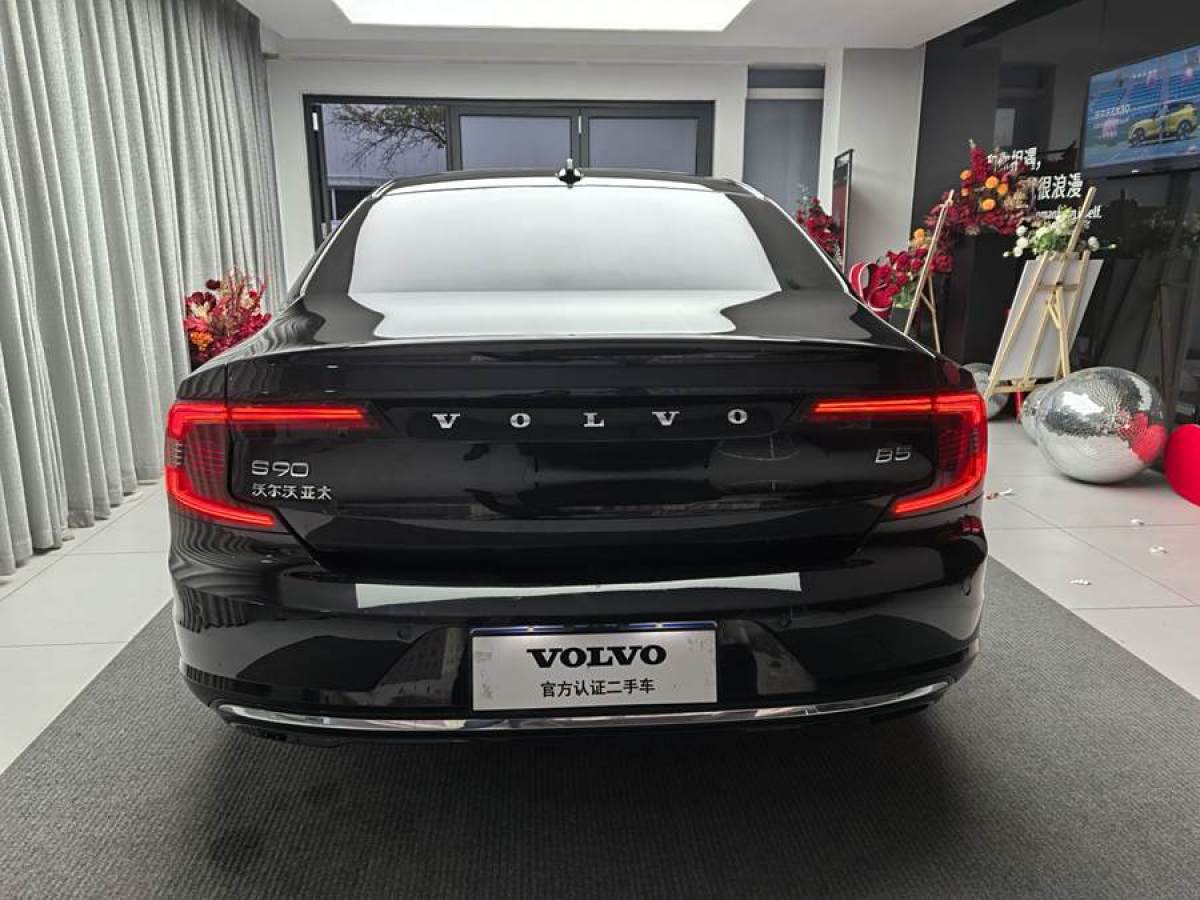 沃爾沃 S90  2024款 B5 智遠(yuǎn)豪華版圖片