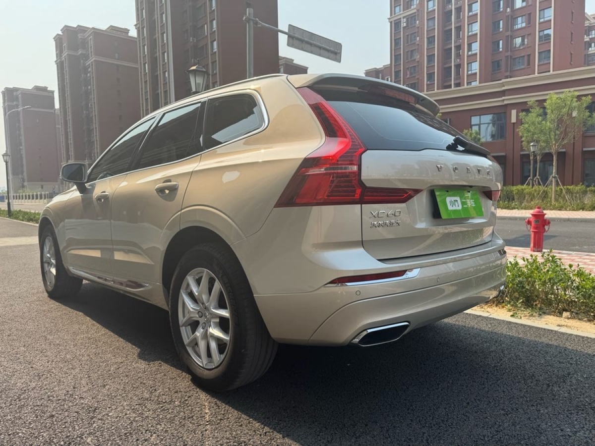 沃爾沃 XC60  2021款 T5 四驅(qū)智逸豪華版圖片