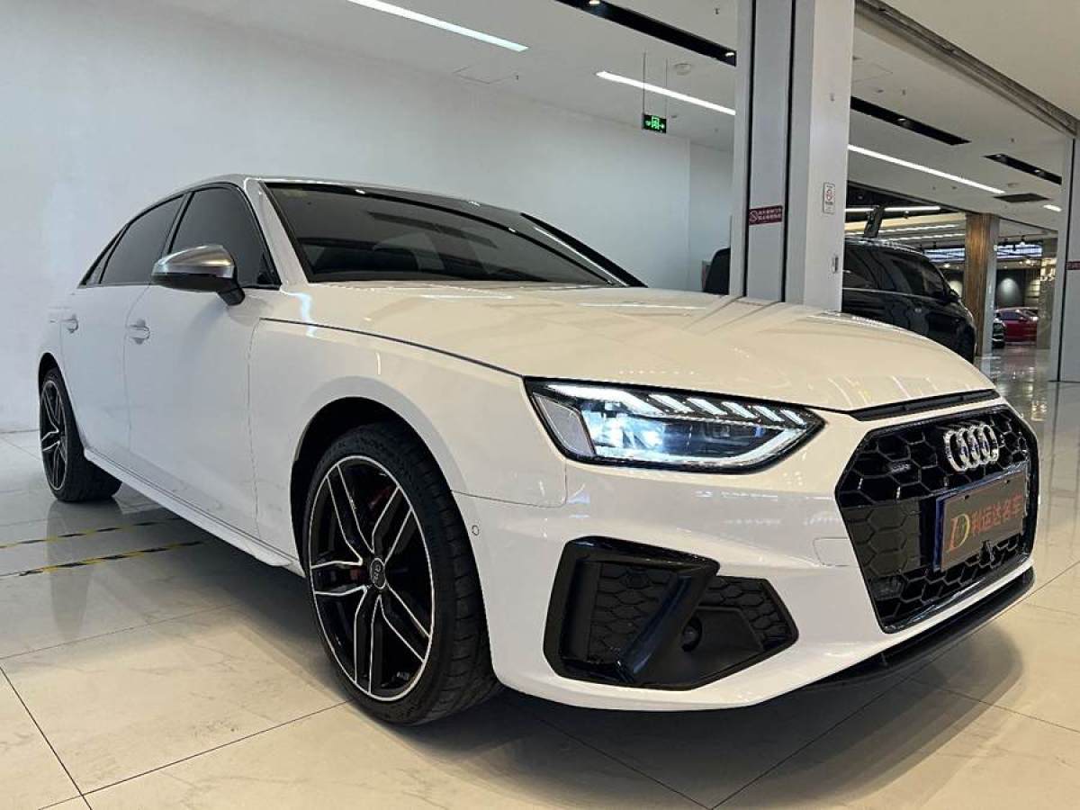 奧迪 奧迪A4L  2020款 40 TFSI quattro 豪華動感型圖片