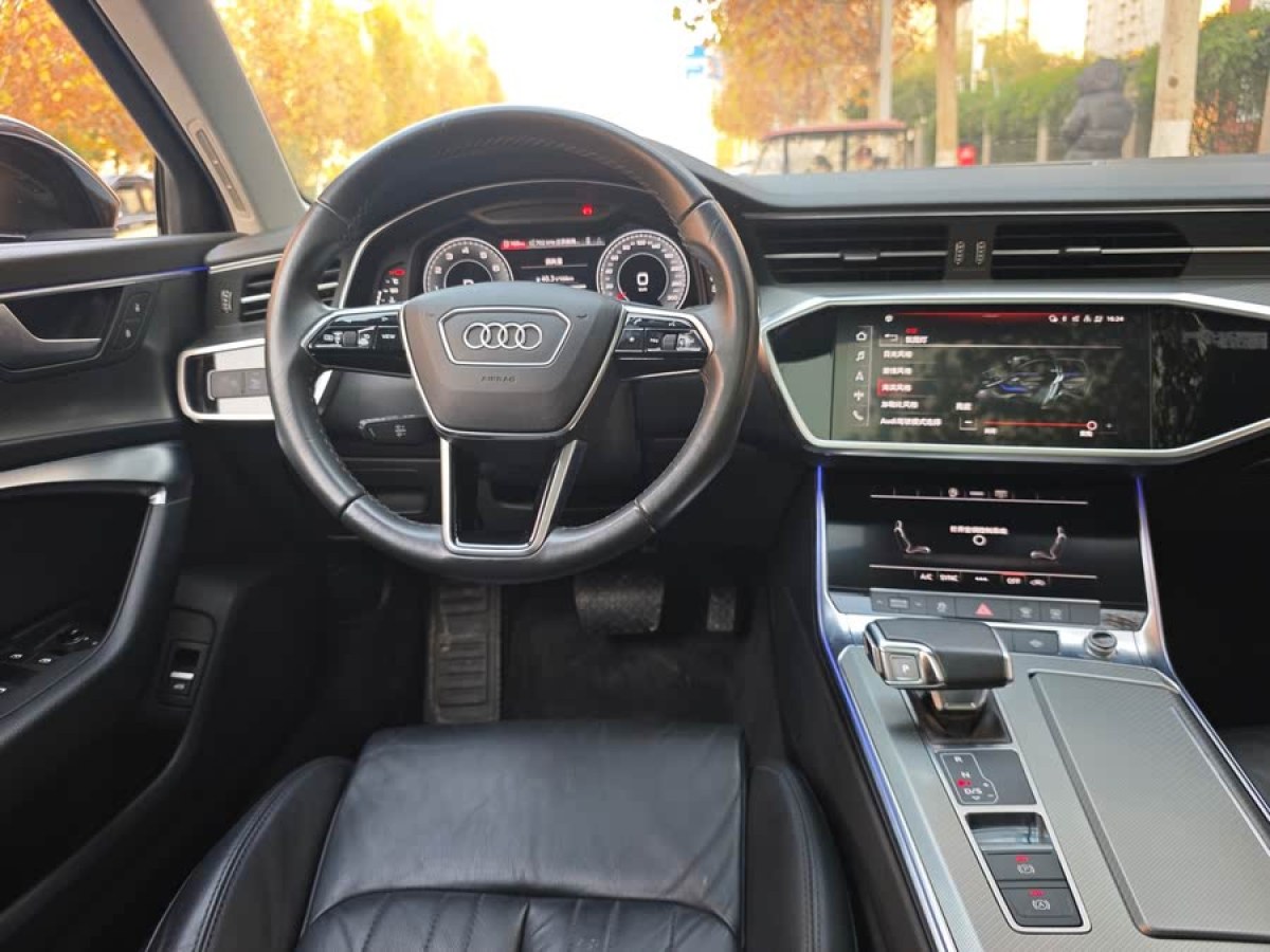 奧迪 奧迪A6L  2021款 45 TFSI 臻選動(dòng)感型圖片