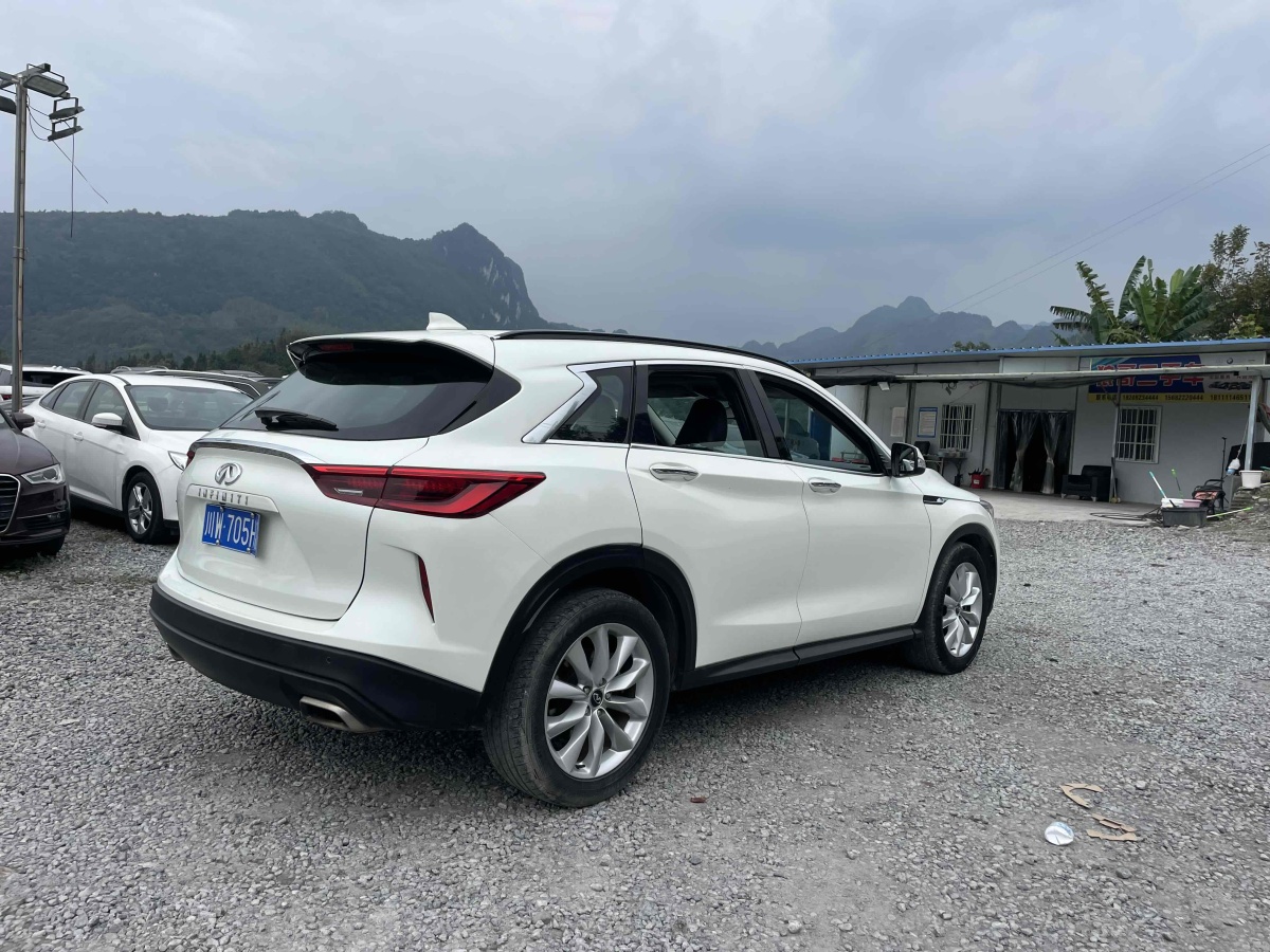 2019年1月英菲尼迪 QX50  2018款 QX50 2.0T CVT兩驅(qū)時尚版