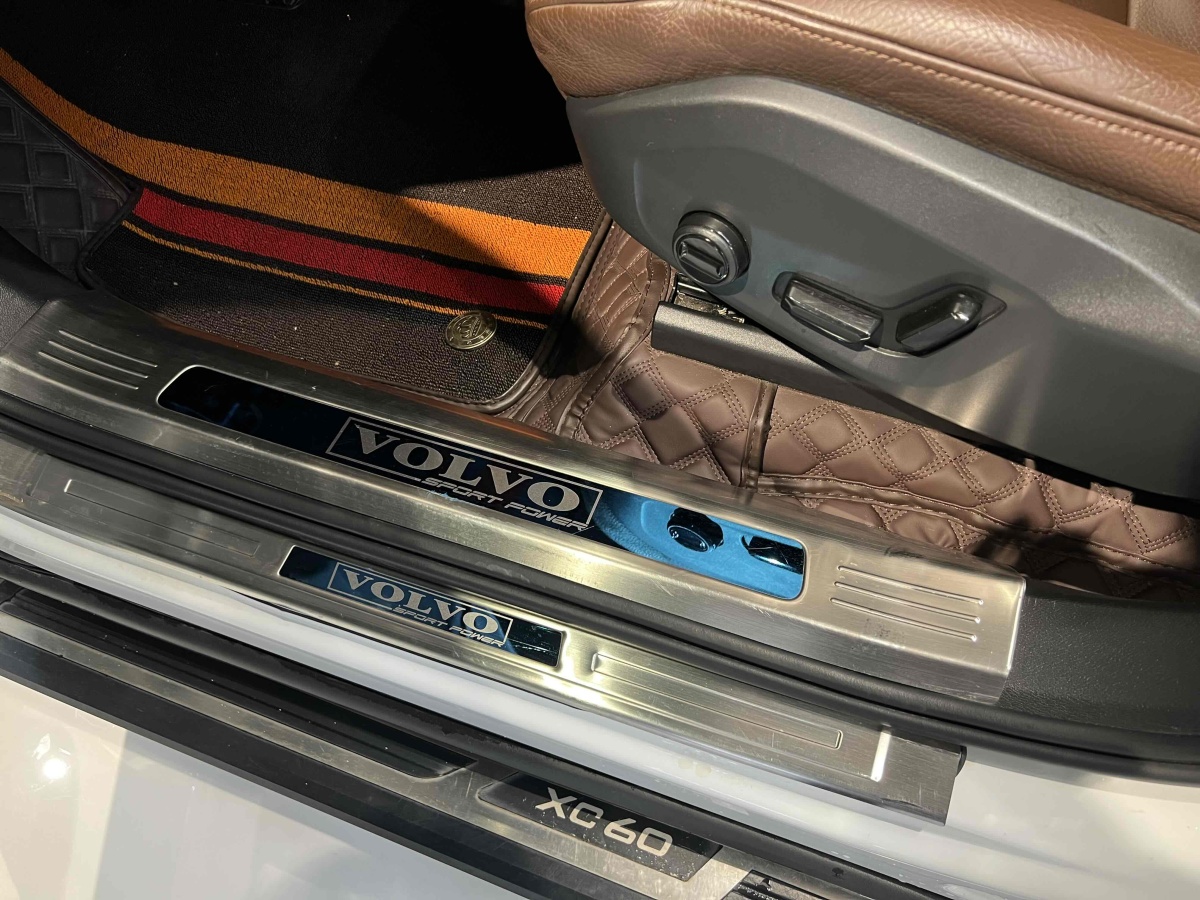 沃尔沃 XC60  2019款  T5 四驱智逸版 国VI图片