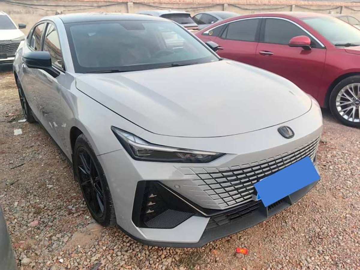 長(zhǎng)安 長(zhǎng)安UNI-V  2022款 1.5T 運(yùn)動(dòng)版圖片