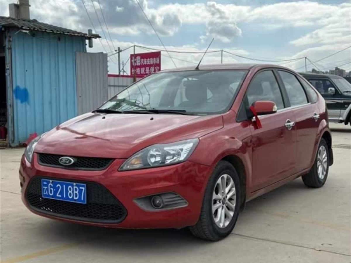 福特 ?？怂? 2013款 兩廂經(jīng)典 1.8L 自動(dòng)基本型圖片