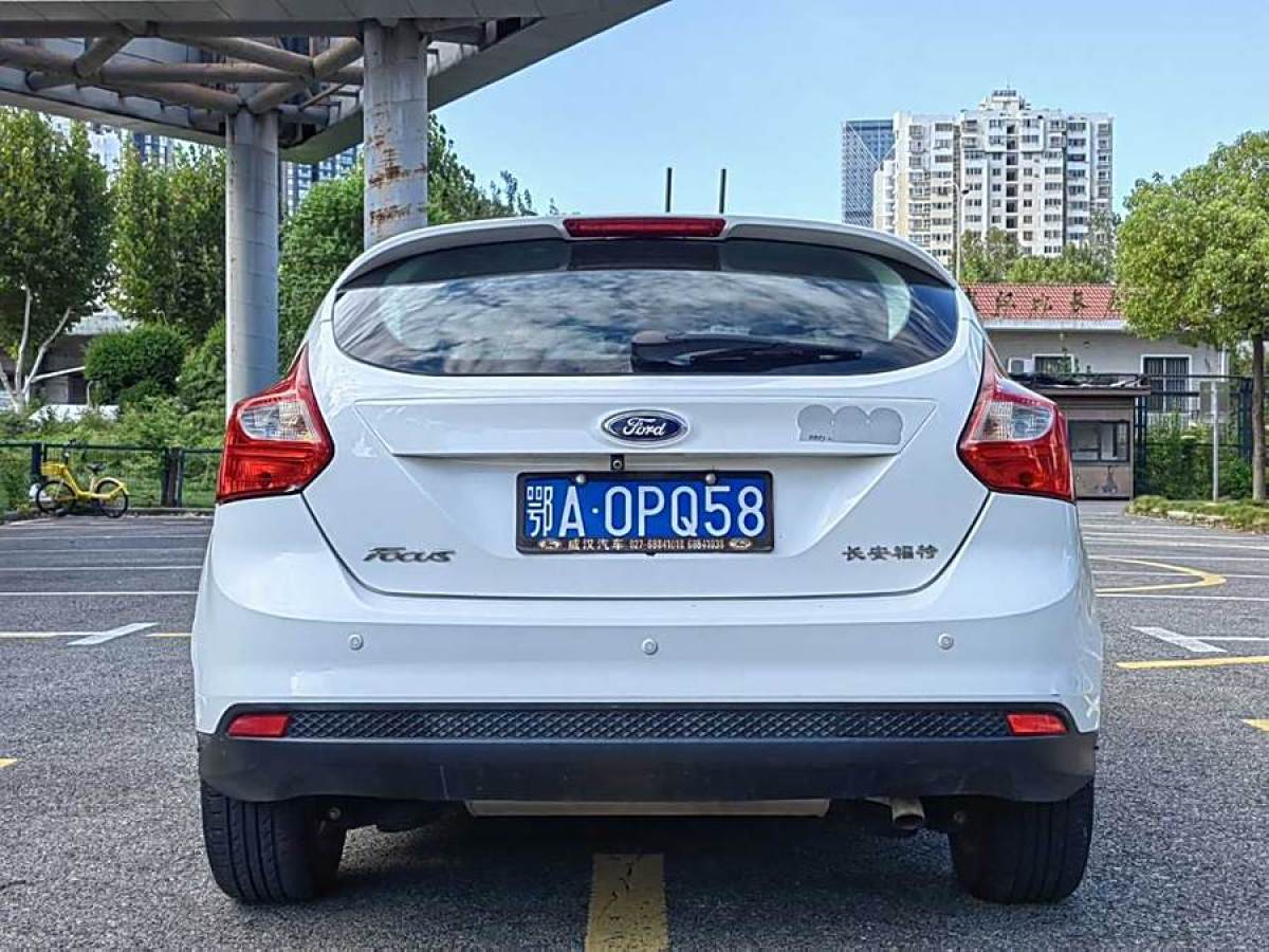 福特 ?？怂? 2012款 兩廂 1.6L 自動(dòng)舒適型圖片