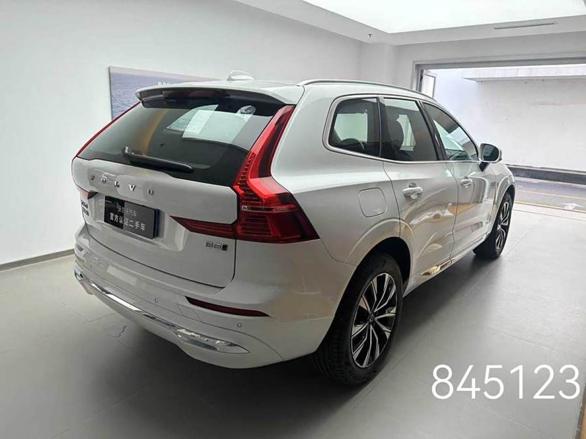 沃爾沃 XC60  2024款 B5 四驅(qū)智遠(yuǎn)豪華版圖片