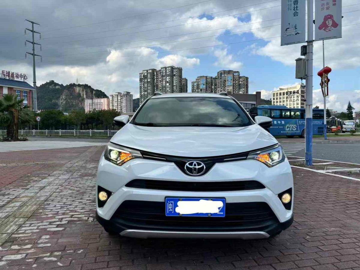 2017年1月豐田 RAV4 