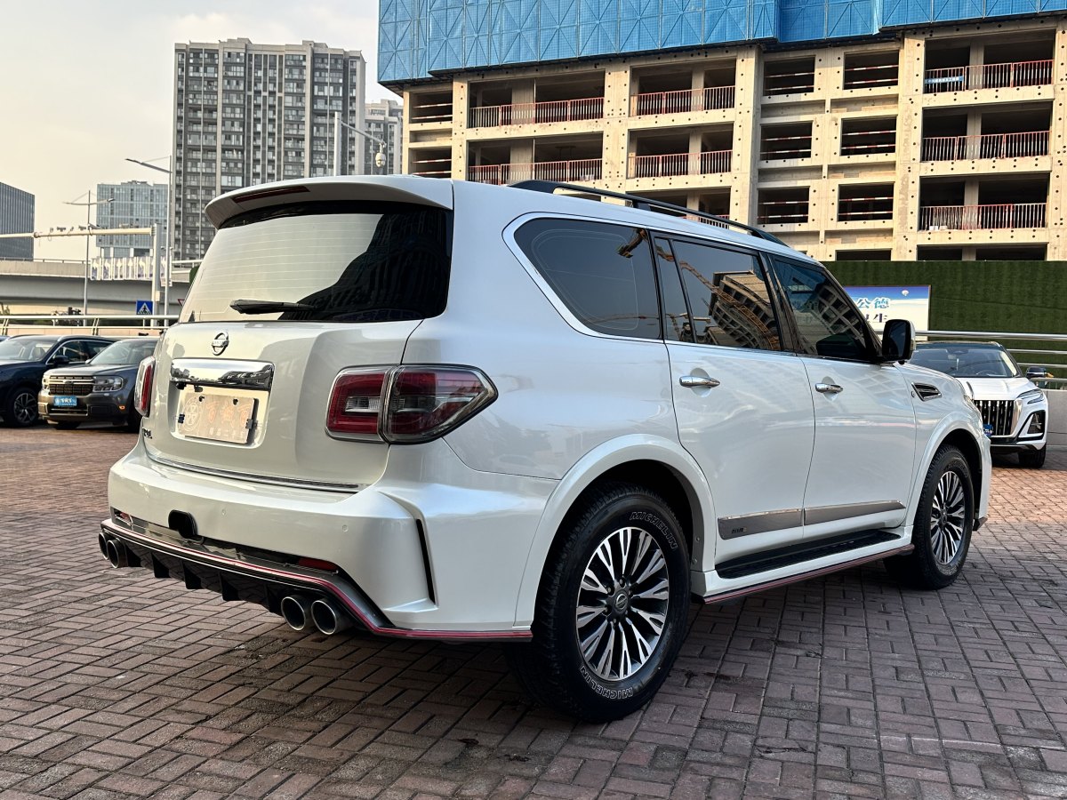 日產(chǎn) 途樂  2018款 4.0L 鉑金型圖片