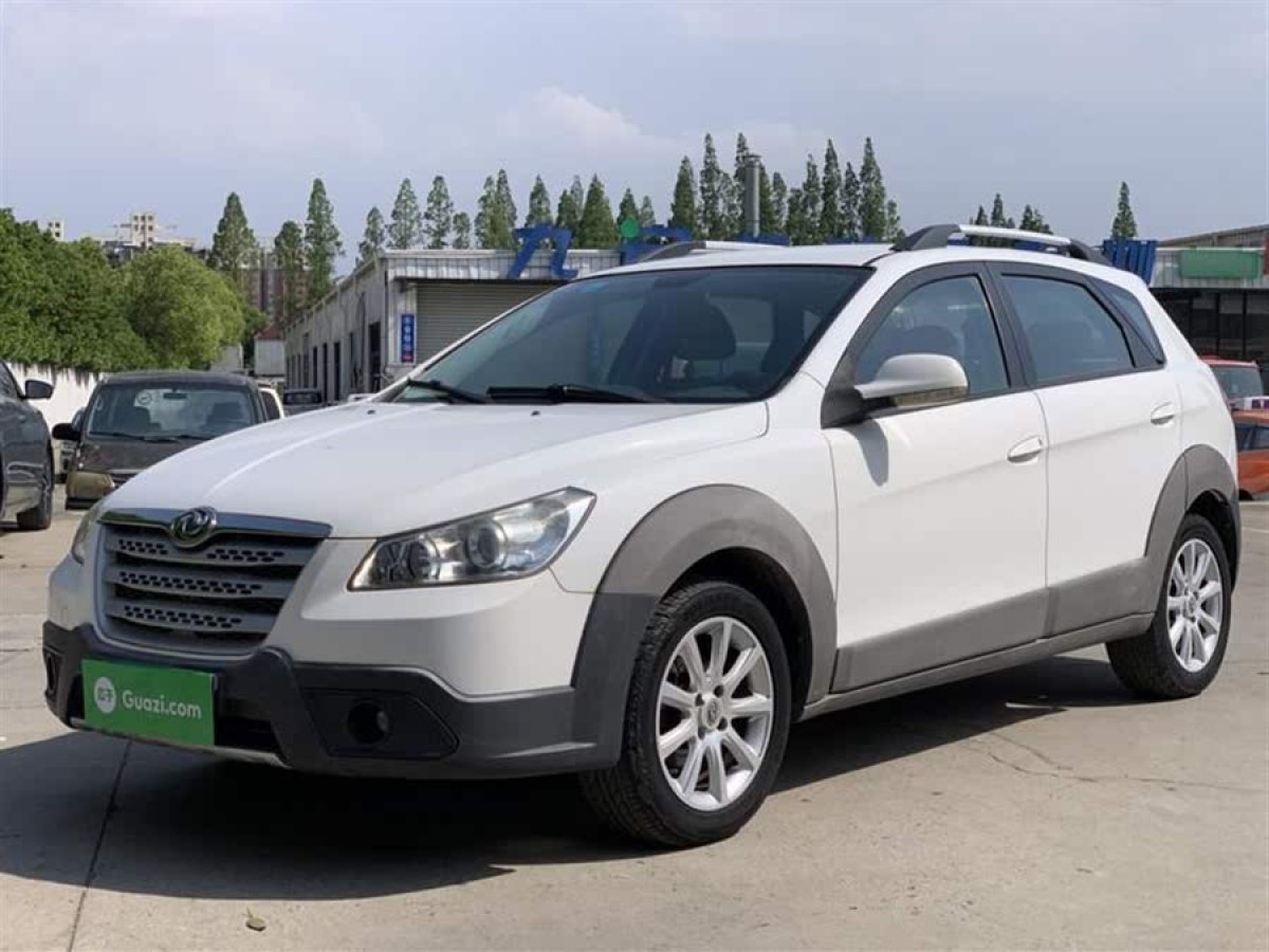 東風(fēng)風(fēng)神 H30  2012款 CROSS 1.6L 手動(dòng)尊尚型圖片