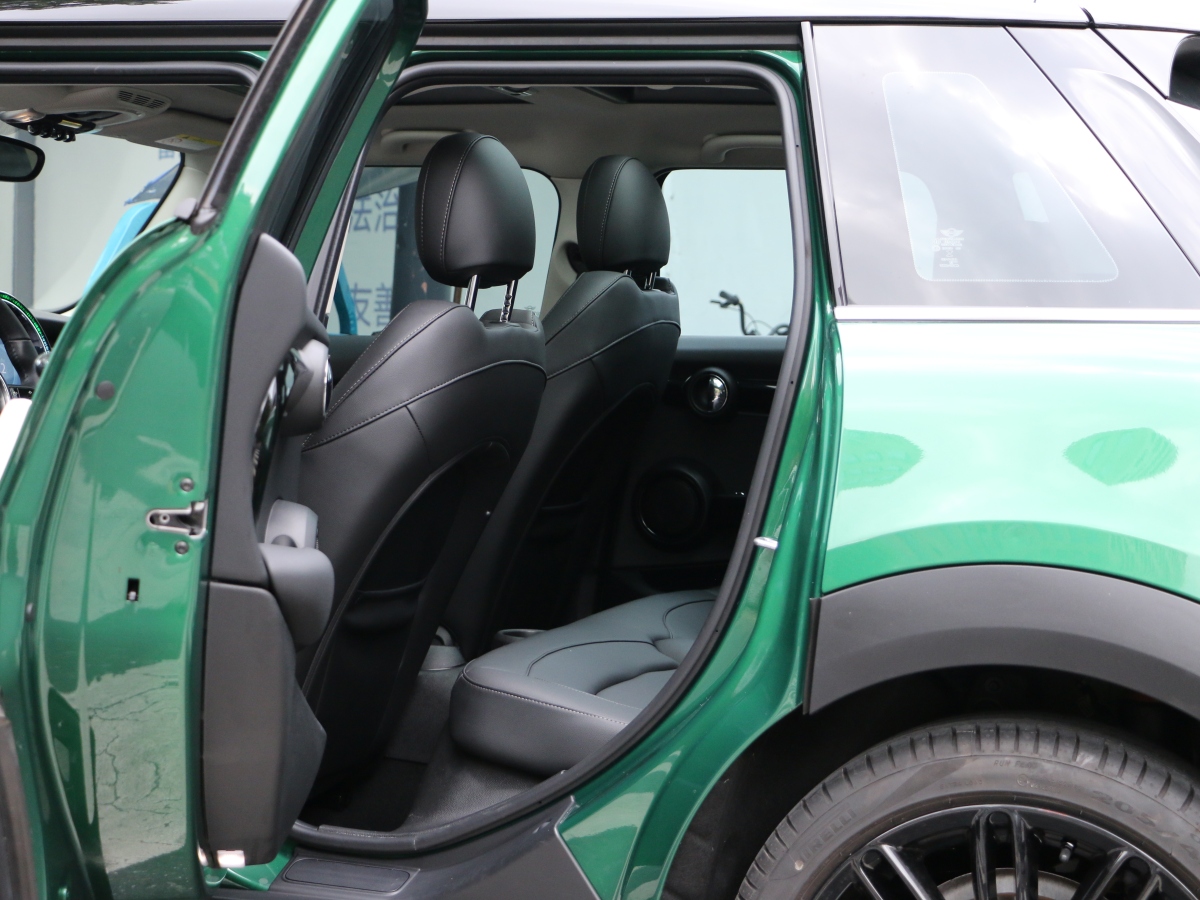 MINI MINI  2022款 改款 1.5T COOPER 經(jīng)典派 五門版圖片