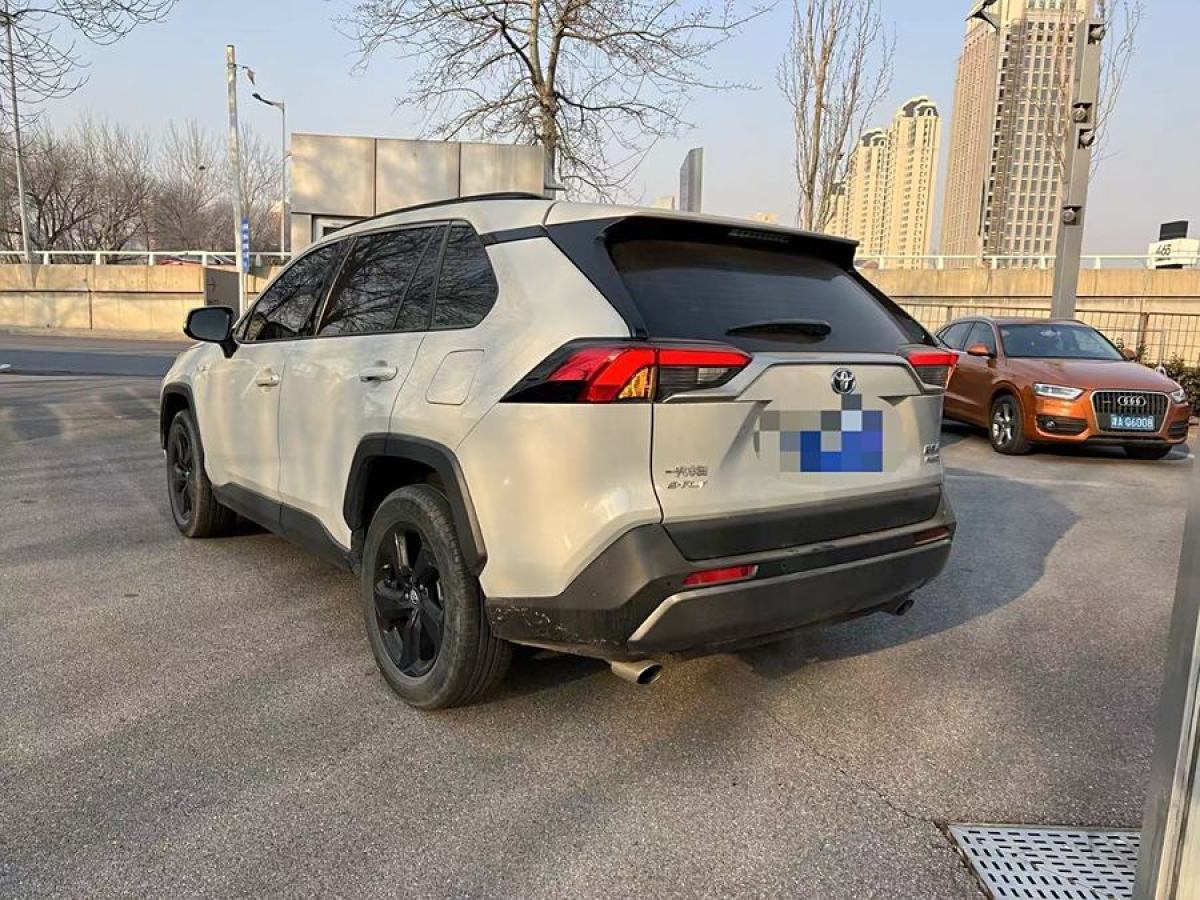 豐田 RAV4榮放  2023款 雙擎 2.5L E-CVT四驅(qū)旗艦版圖片