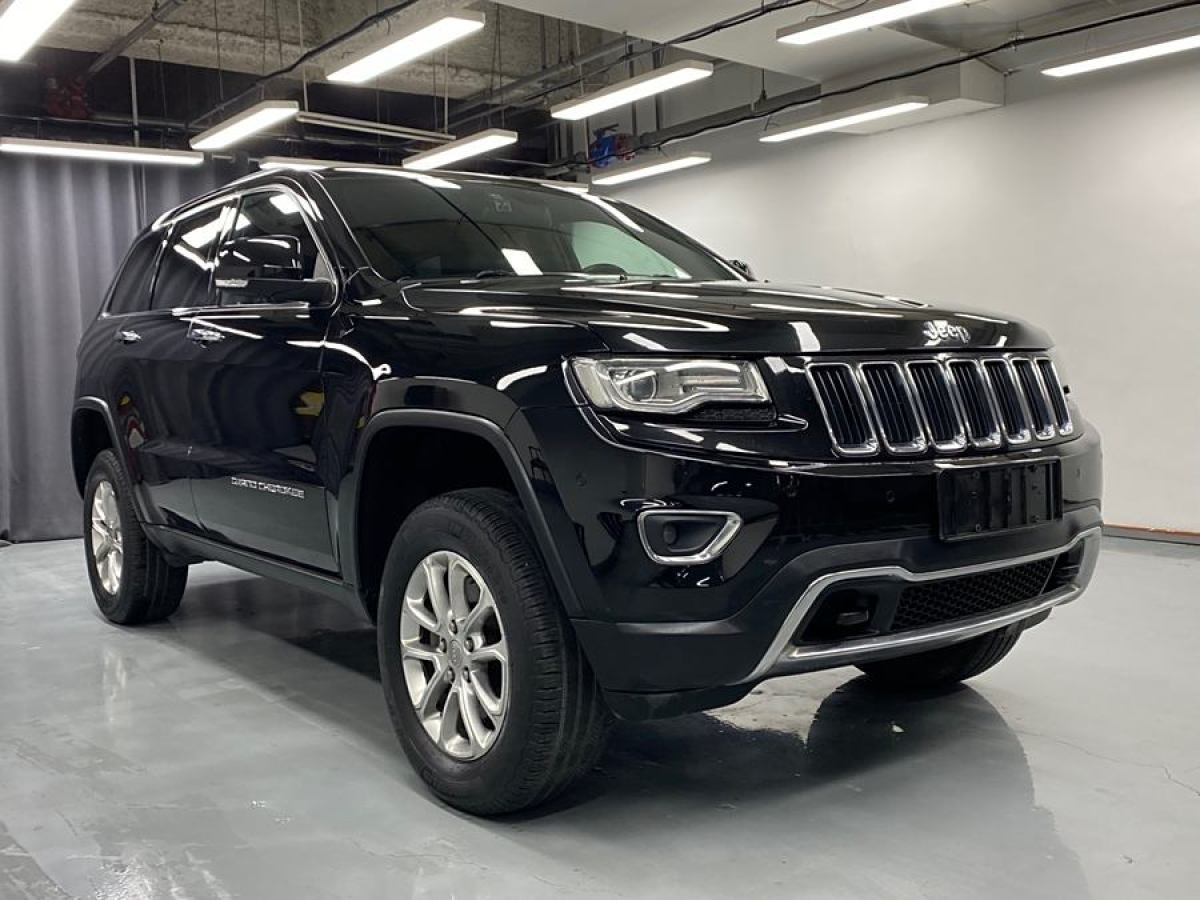 2013年7月Jeep 大切諾基  2014款 3.6L 精英導(dǎo)航版