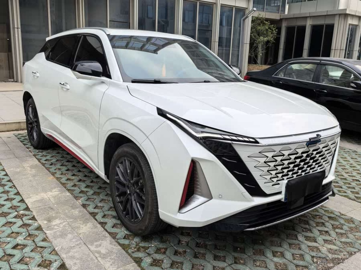 長(zhǎng)安歐尚 長(zhǎng)安歐尚Z6  2023款 藍(lán)鯨 1.5T DCT智享型圖片